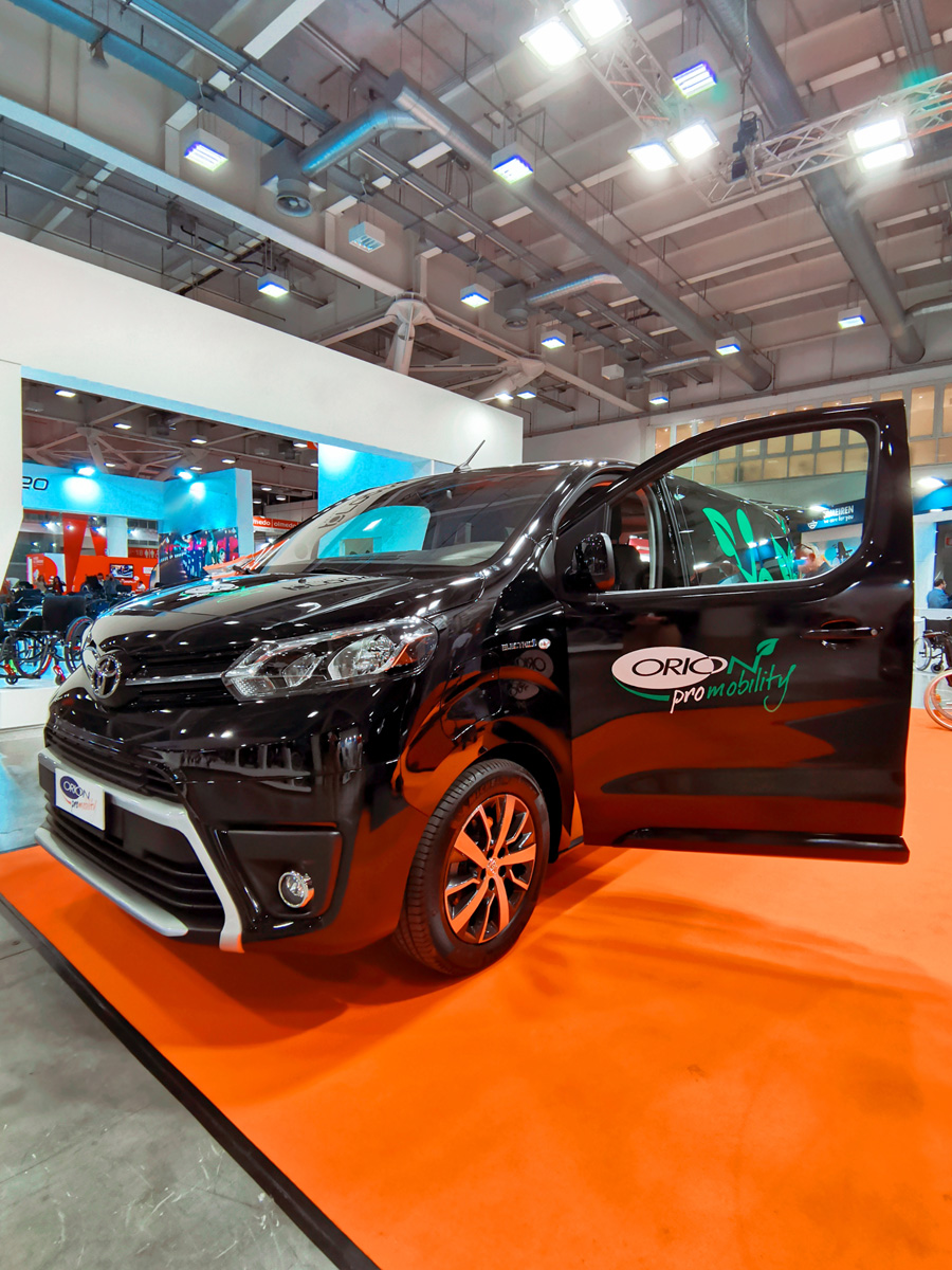 Stand EXPOsanità 2022 con Toyota Proace versione elettrica - Promobility by Orion